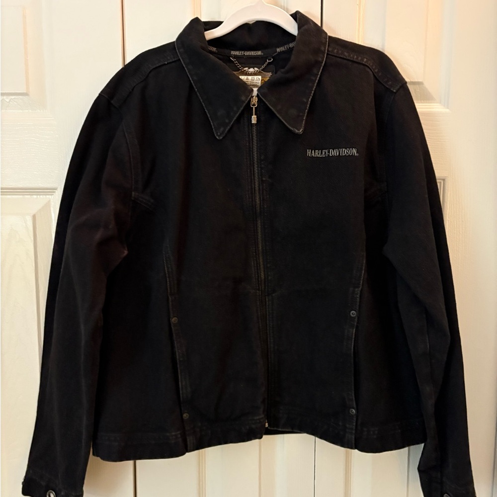 Harley Davidson Women’s black slightly distressed look 100% cotton denim jacket